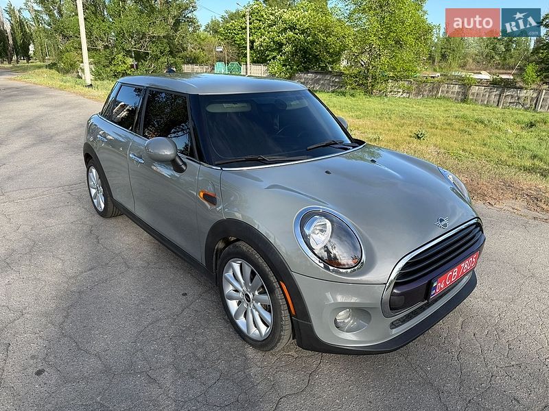 Хэтчбек MINI Cooper 2019 в Кременчуге
