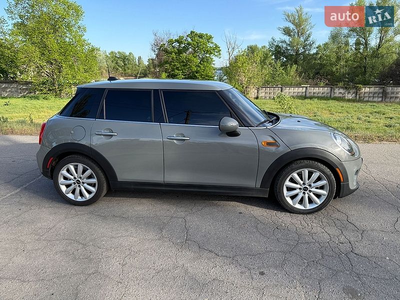 Хэтчбек MINI Cooper 2019 в Кременчуге