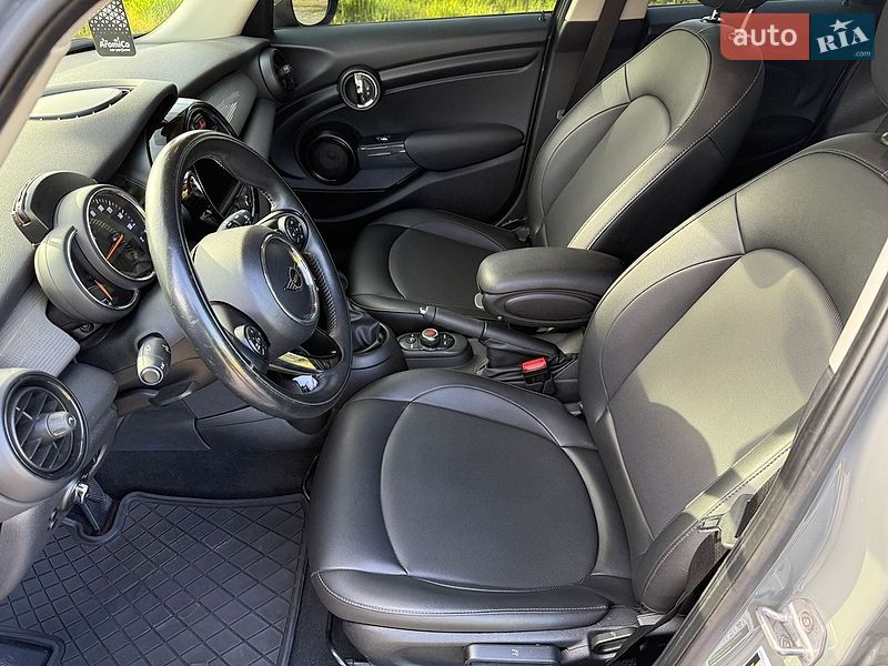 Хэтчбек MINI Cooper 2019 в Кременчуге