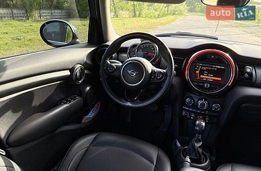 Хэтчбек MINI Cooper 2019 в Кременчуге