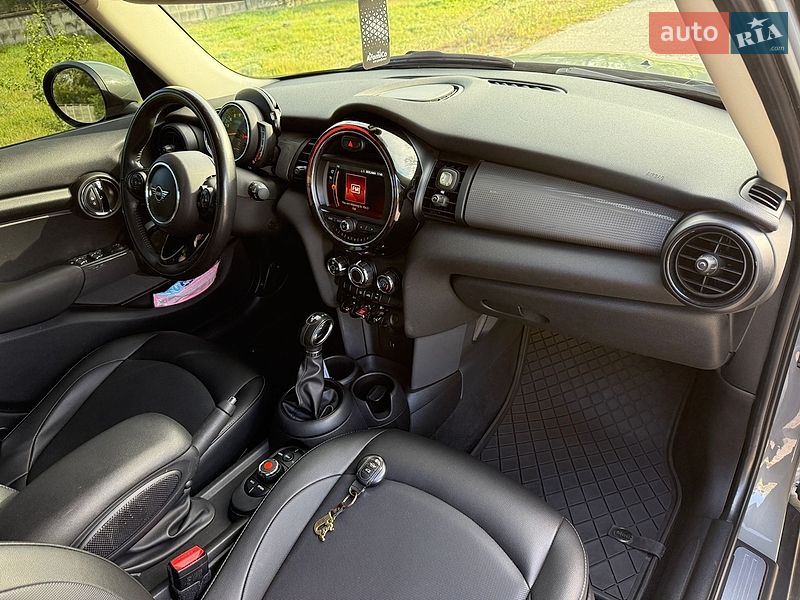 Хэтчбек MINI Cooper 2019 в Кременчуге