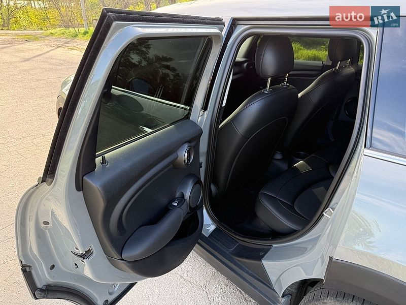 Хэтчбек MINI Cooper 2019 в Кременчуге
