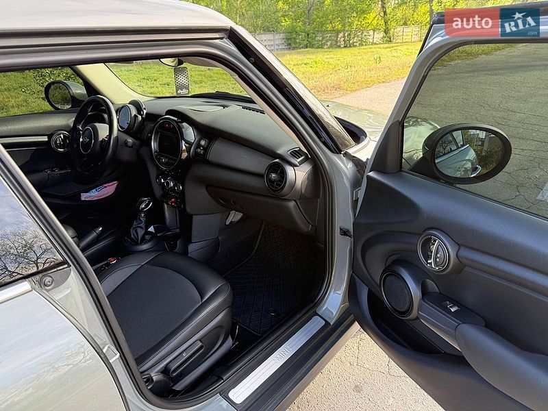 Хэтчбек MINI Cooper 2019 в Кременчуге
