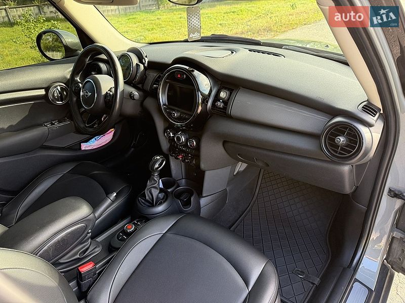 Хэтчбек MINI Cooper 2019 в Кременчуге