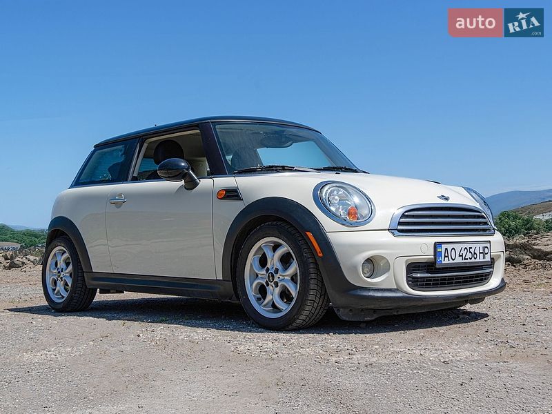 MINI Cooper 2011