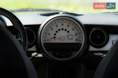 Хэтчбек MINI Cooper 2011 в Ужгороде