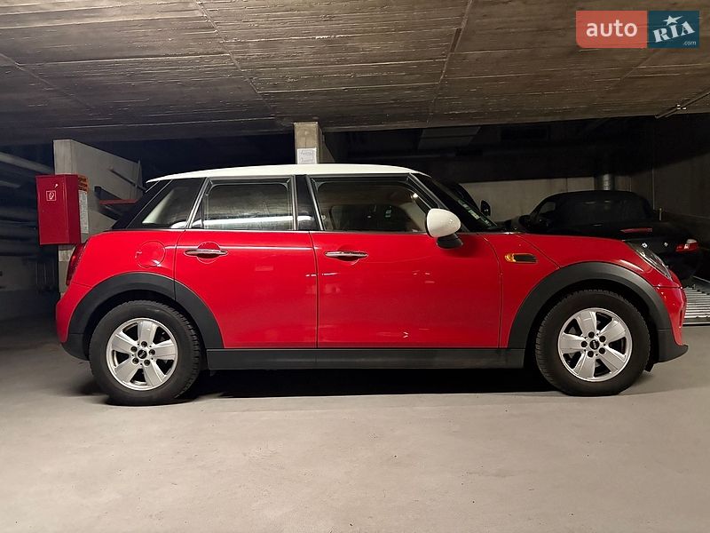Хэтчбек MINI Cooper 2019 в Киеве