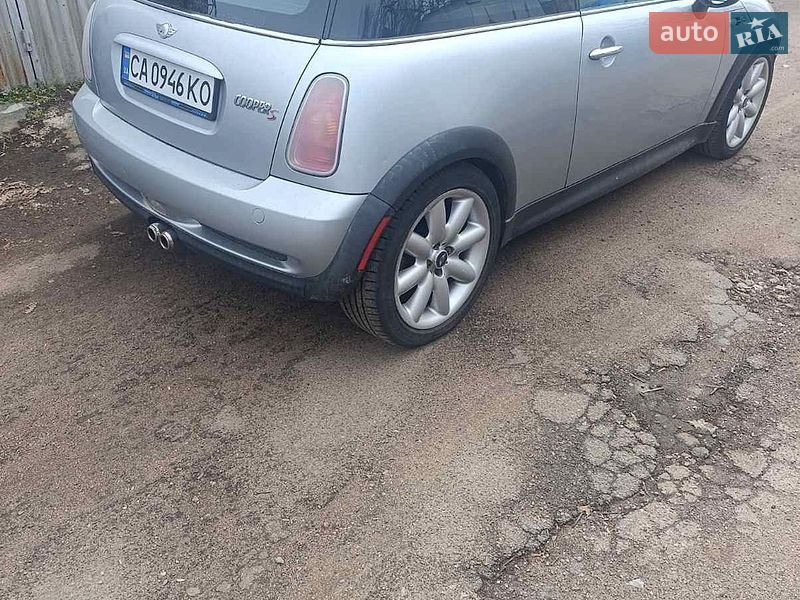 Хэтчбек MINI Cooper 2002 в Черкассах