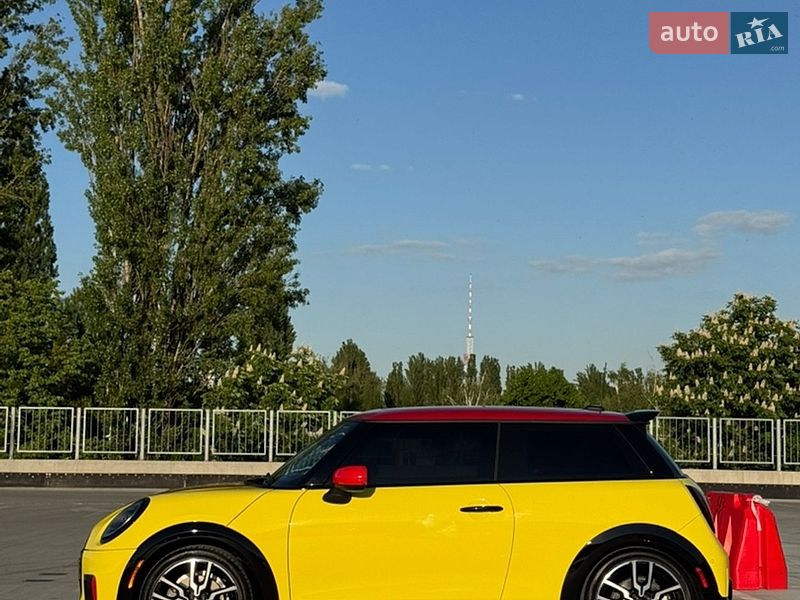 Хетчбек MINI Cooper 2024 в Києві