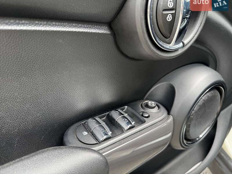 Хетчбек MINI Cooper 2016 в Києві