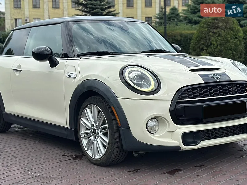 MINI Cooper 2018 VIN WMWXP7C58K2A51652 фото оголошення 8 з 91