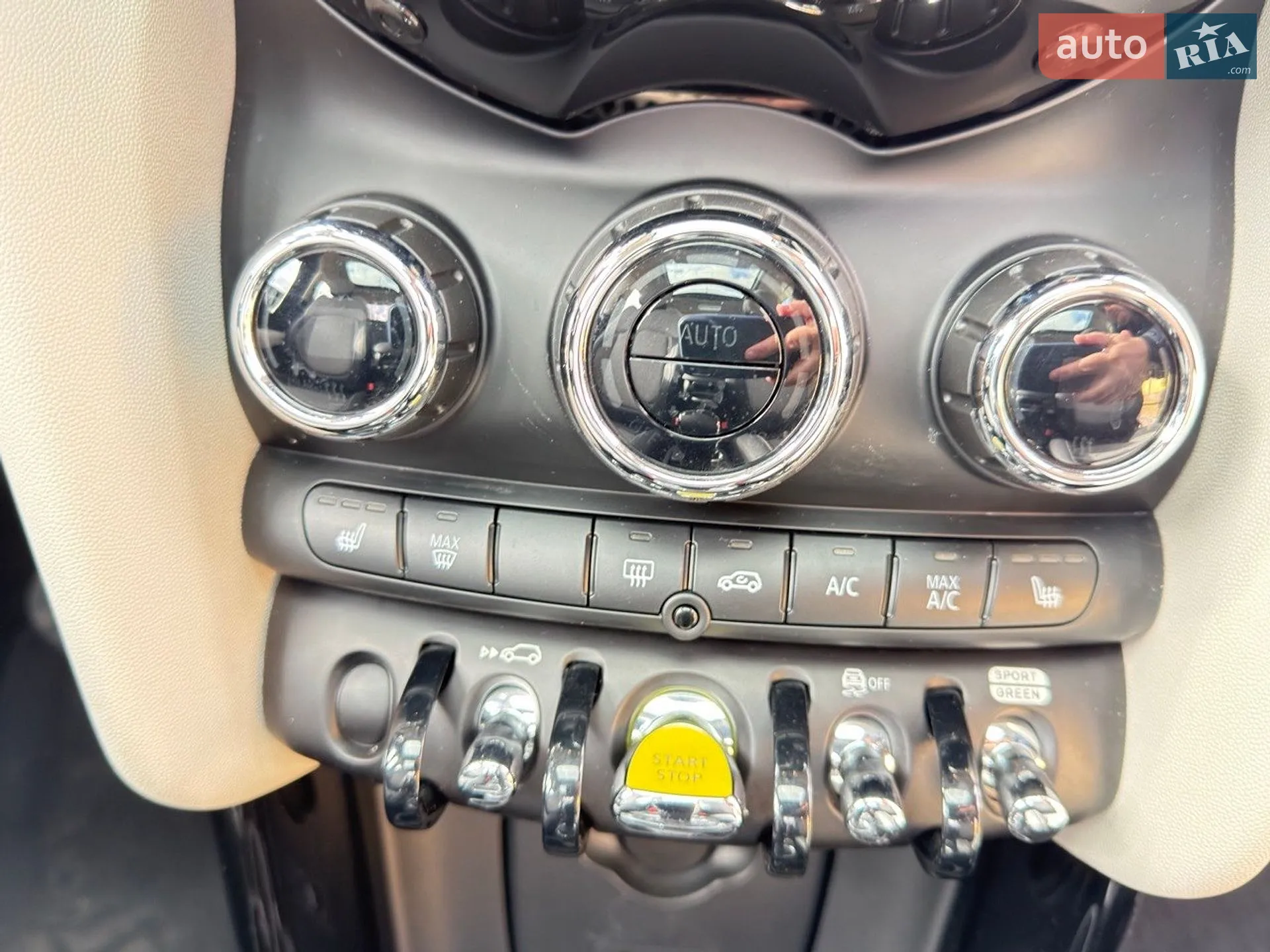 2020 MINI Cooper - мініатюра 12