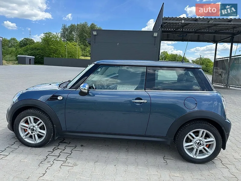MINI Cooper 2011 VIN WMWSW11080T172140 фото оголошення 2 з 39