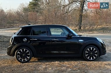 Хэтчбек MINI Cooper 2017 в Киеве
