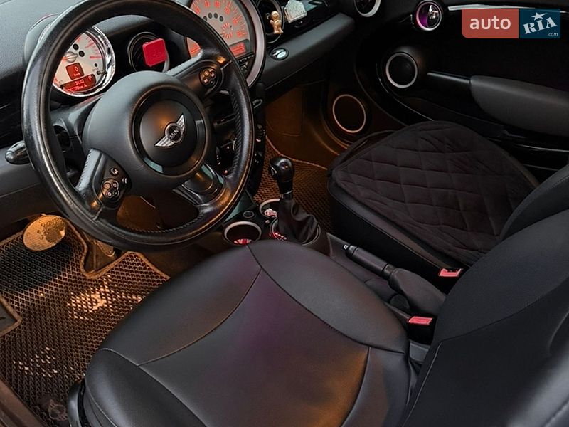 Хэтчбек MINI Cooper 2011 в Киеве