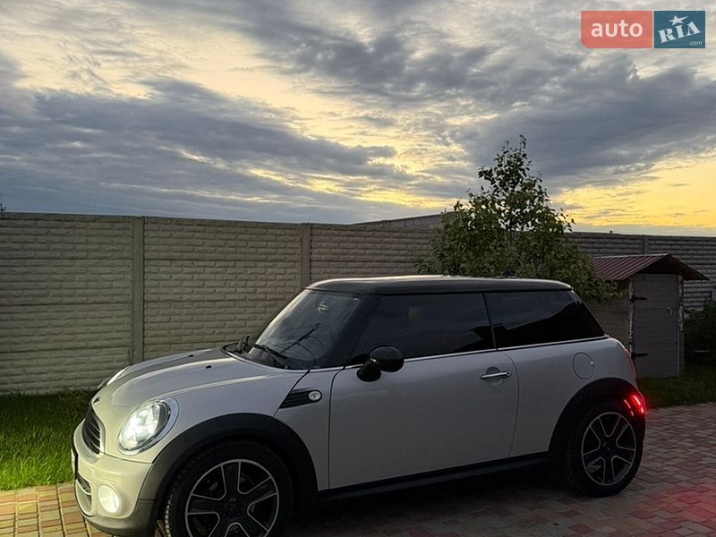 Хэтчбек MINI Cooper 2011 в Киеве