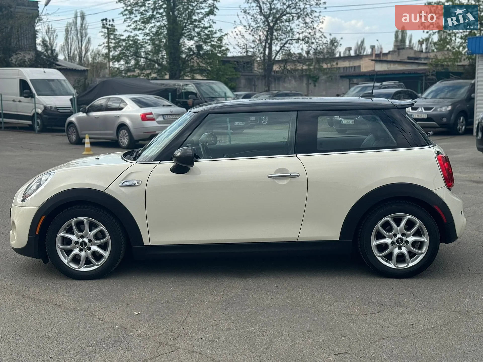 2015 MINI Cooper - мініатюра 2