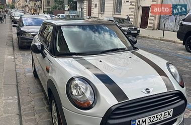 Хэтчбек MINI Cooper 2016 в Городке Хэтчбек MINI Cooper 2016 в Городке