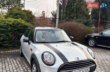 Хэтчбек MINI Cooper 2016 в Городке