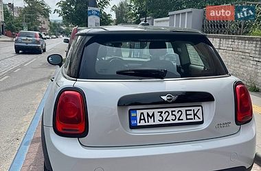 Хэтчбек MINI Cooper 2016 в Городке