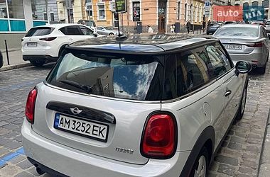 Хэтчбек MINI Cooper 2016 в Городке