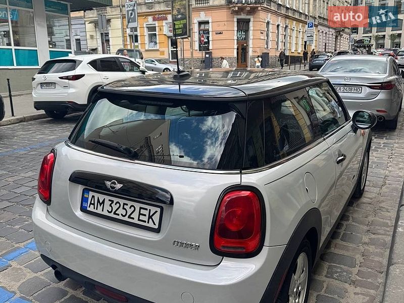 Хэтчбек MINI Cooper 2016 в Городке