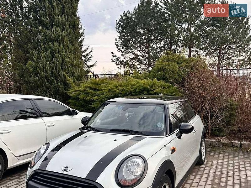 Хэтчбек MINI Cooper 2016 в Городке
