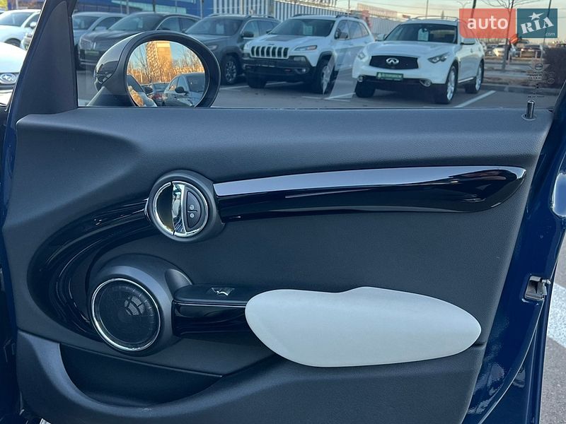 Хэтчбек MINI Cooper 2018 в Киеве фото 51 Хэтчбек MINI Cooper 2018 в Киеве