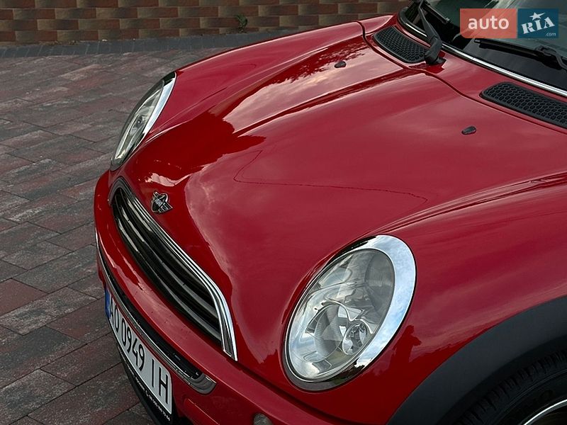 Хэтчбек MINI Cooper 2004 в Ужгороде