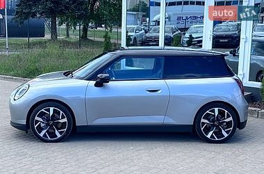 Хэтчбек MINI Cooper 2024 в Львове