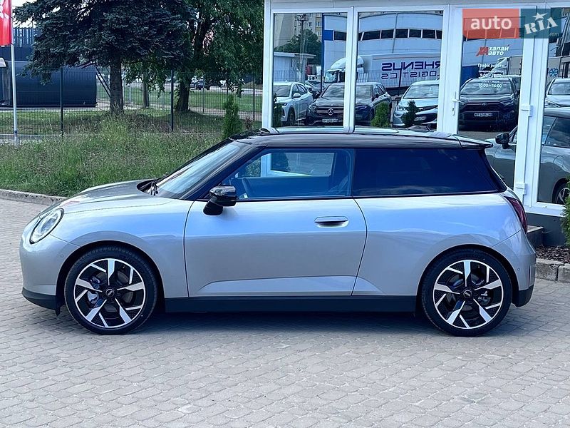 Хэтчбек MINI Cooper 2024 в Львове