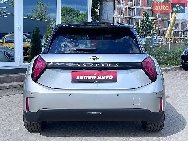 Хэтчбек MINI Cooper 2024 в Львове