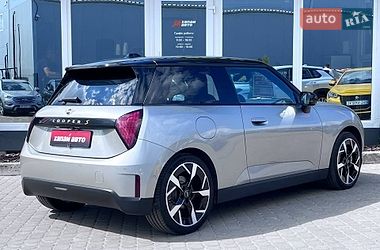 Хэтчбек MINI Cooper 2024 в Львове