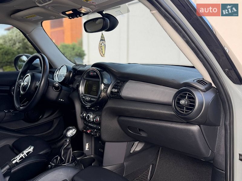 Хэтчбек MINI Cooper 2015 в Одессе
