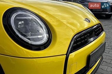 Хэтчбек MINI Cooper 2024 в Черновцах