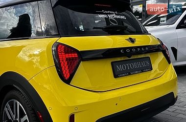 Хэтчбек MINI Cooper 2024 в Черновцах