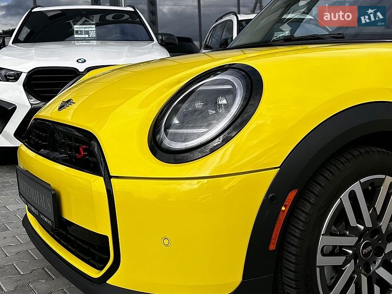 Хэтчбек MINI Cooper 2024 в Черновцах