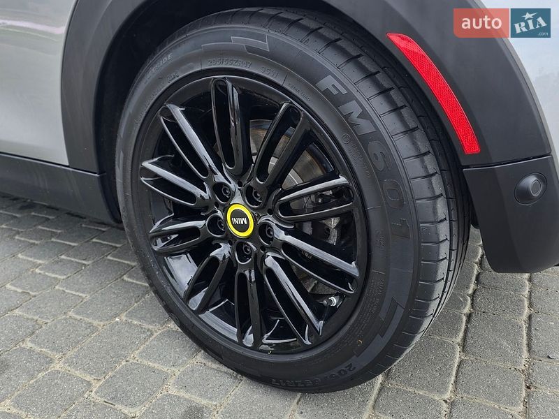 Хэтчбек MINI Cooper 2023 в Яворове