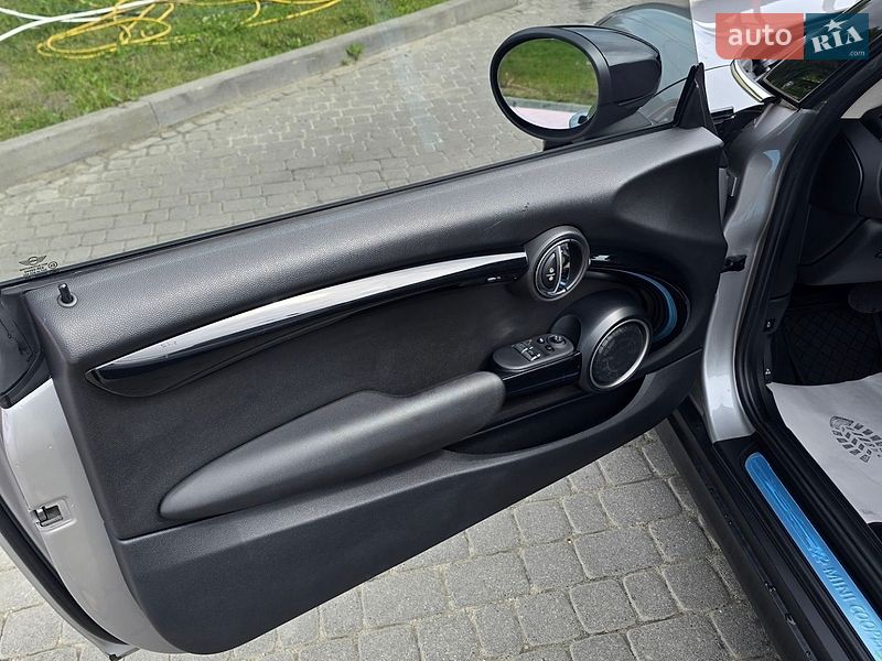 Хэтчбек MINI Cooper 2023 в Яворове