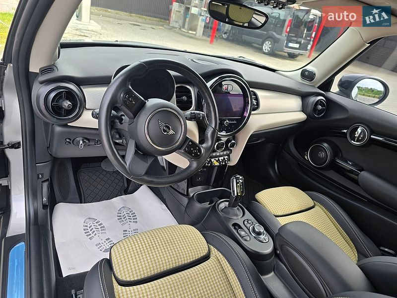 Хэтчбек MINI Cooper 2023 в Яворове