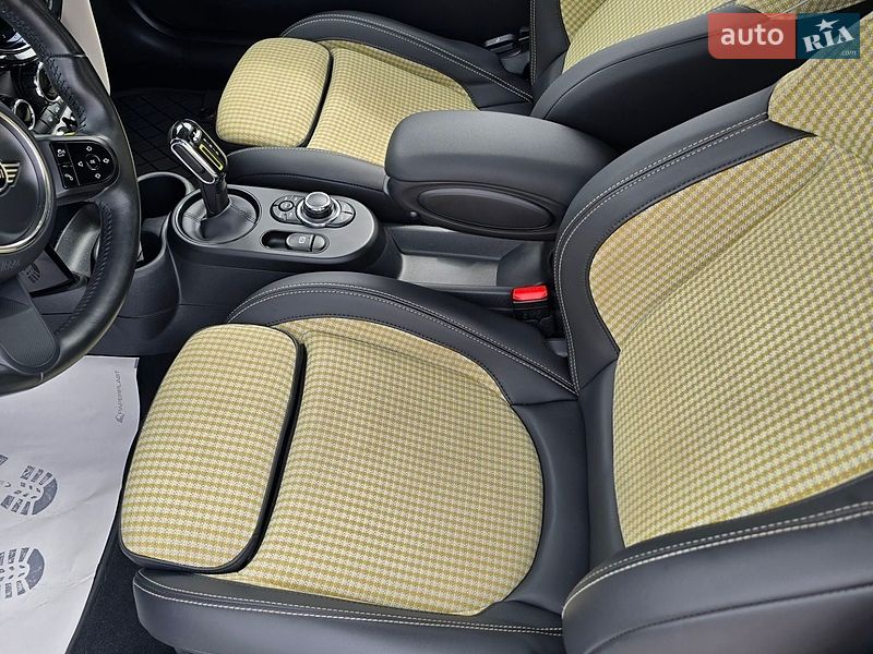 Хэтчбек MINI Cooper 2023 в Яворове