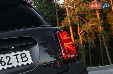 Хэтчбек MINI Cooper 2015 в Вышгороде