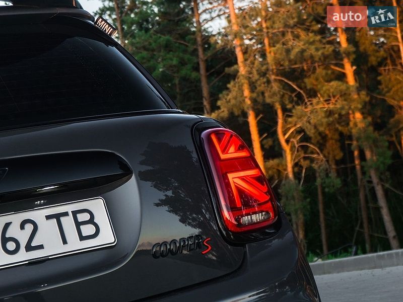 Хэтчбек MINI Cooper 2015 в Вышгороде