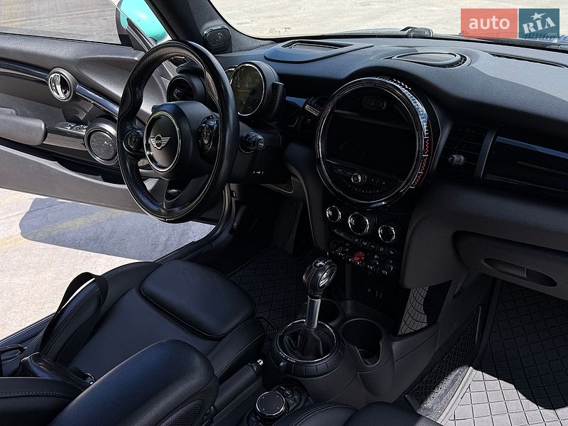 Хэтчбек MINI Cooper 2015 в Вышгороде