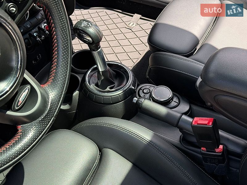 Хэтчбек MINI Cooper 2015 в Вышгороде