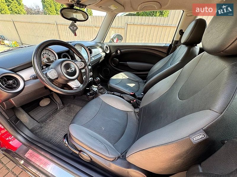 Хэтчбек MINI Cooper 2010 в Киеве
