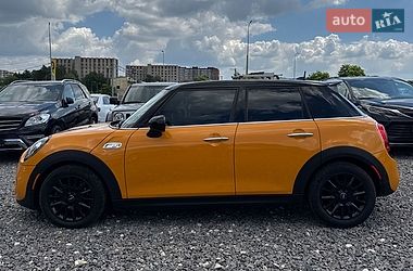 Хэтчбек MINI Cooper 2016 в Львове