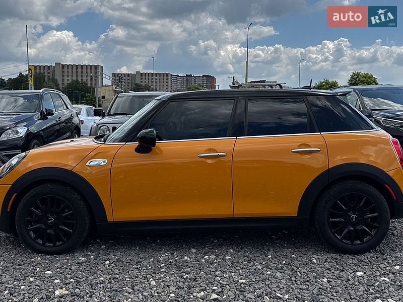 Хэтчбек MINI Cooper 2016 в Львове