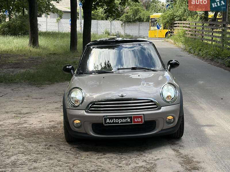Хэтчбек MINI Cooper 2013 в Киеве