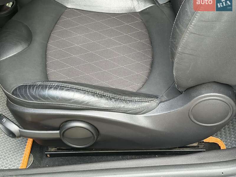 Хэтчбек MINI Cooper 2013 в Киеве